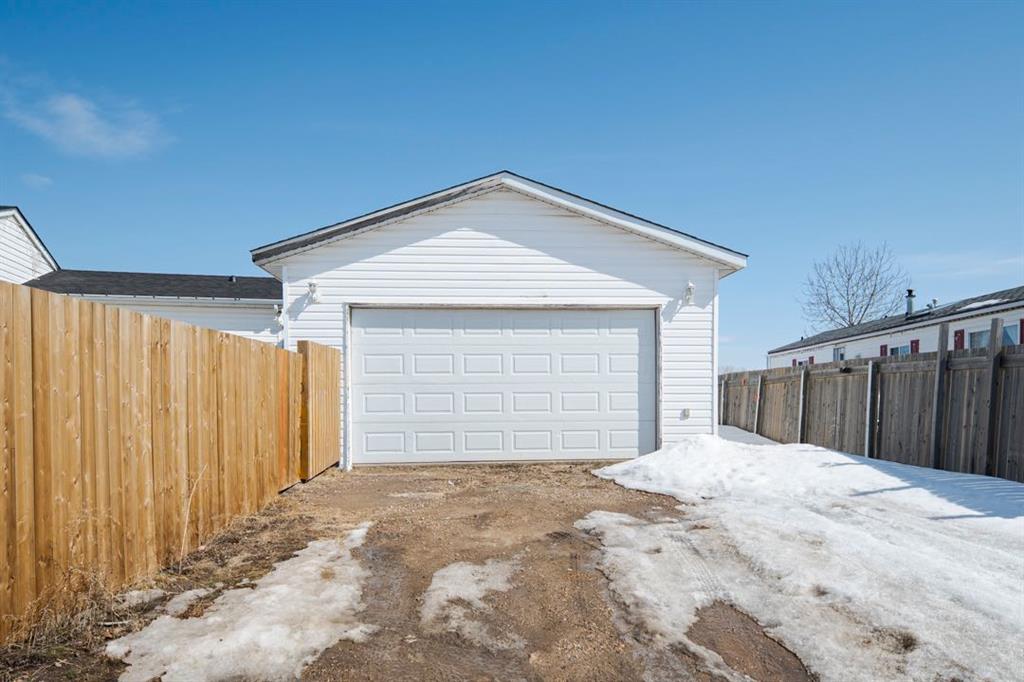 Third View of 125 Grant Bay , Gregoire Park, Fort McMurray, Alberta, T9H 5J1