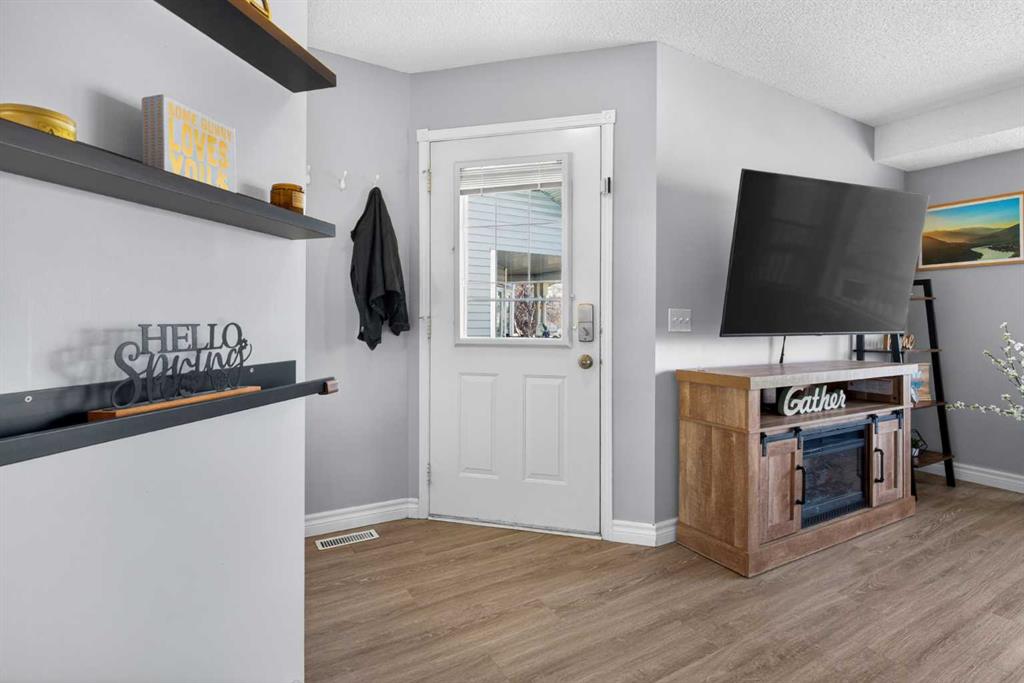 Fifth View of 14744 Mt McKenzie Drive SE, McKenzie Lake, Calgary, Alberta, T2Z2V1