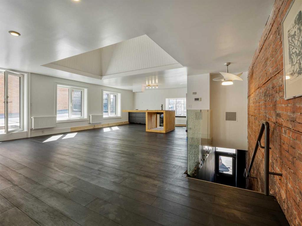 Fifth View of 325 5 Street S, Downtown, Lethbridge, Alberta, T1J2B4