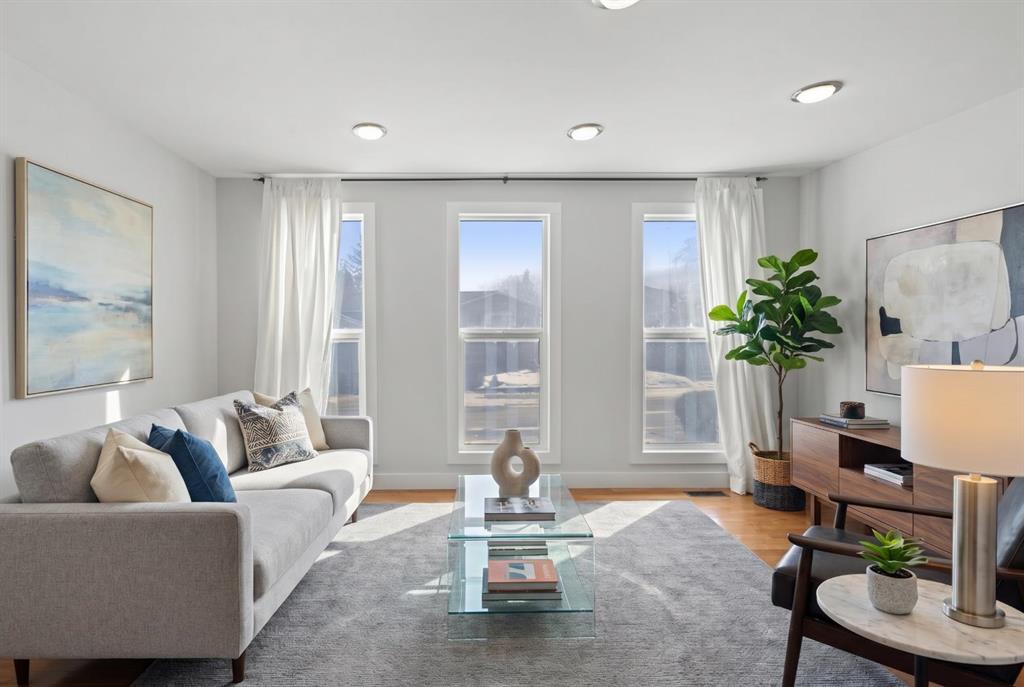 Fourth View of 208 Woodpark Place SW, Woodlands, Calgary, Alberta, T2M 2S5