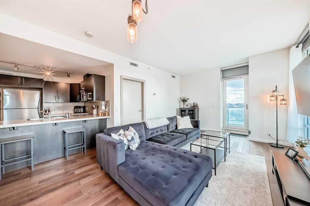 1010, 210 15 Avenue SE, A2303216, Alberta,