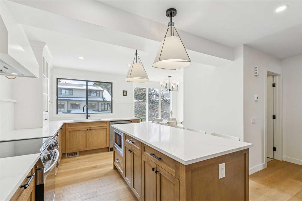 Third View of 5, 140 Point Drive NW, Point McKay, Calgary, Alberta, T3B4W3