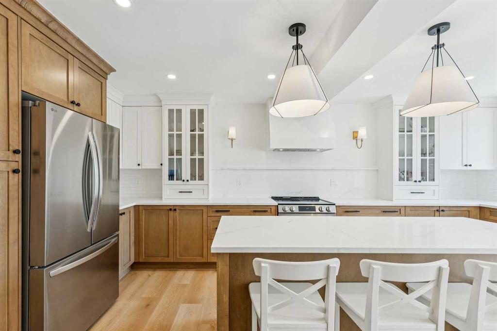 Fifth View of 5, 140 Point Drive NW, Point McKay, Calgary, Alberta, T3B4W3