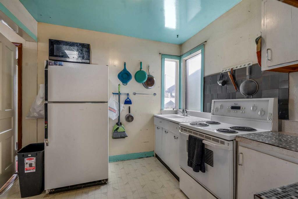 Fifth View of 1409 81 Street , NONE, Coleman, Alberta, T0K 0M0