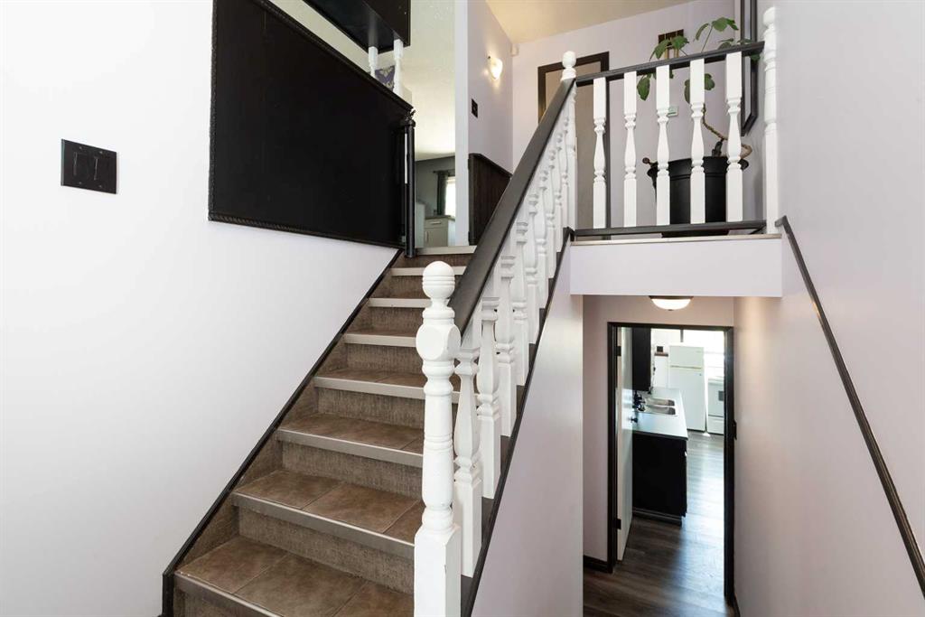 Fourth View of 1832 7 Avenue N, Westminster, Lethbridge, Alberta, T1H 0Y7