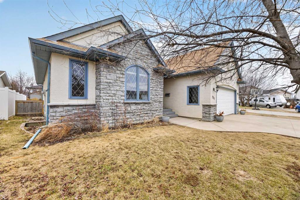 Third View of 211 200 Carriage Lane Place , NONE, Carstairs, Alberta, T0M 0N0