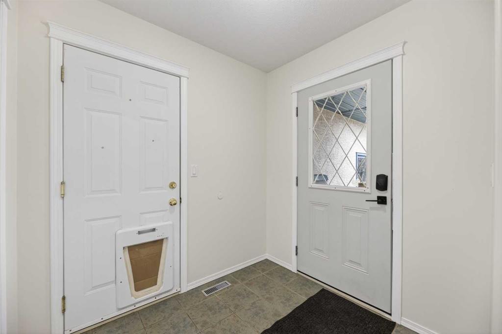 Fourth View of 211 200 Carriage Lane Place , NONE, Carstairs, Alberta, T0M 0N0