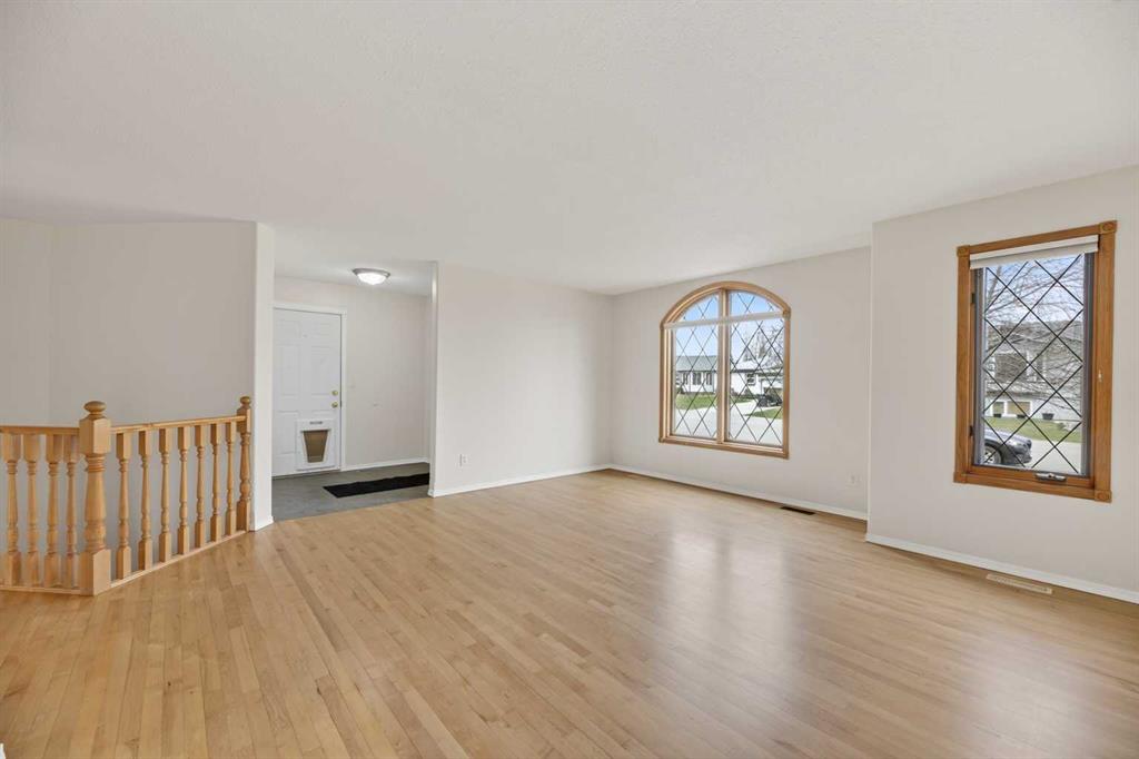 Fifth View of 211 200 Carriage Lane Place , NONE, Carstairs, Alberta, T0M 0N0