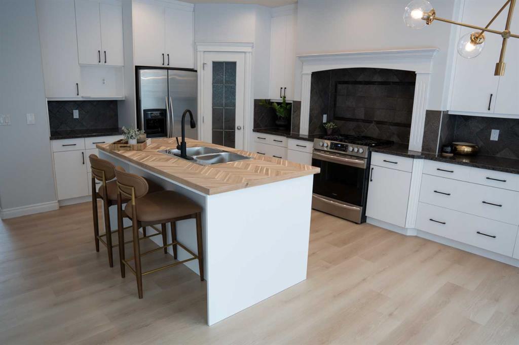 Fifth View of 3 Strathridge Bay SW, Strathcona Park, Calgary, Alberta, T3H4S1