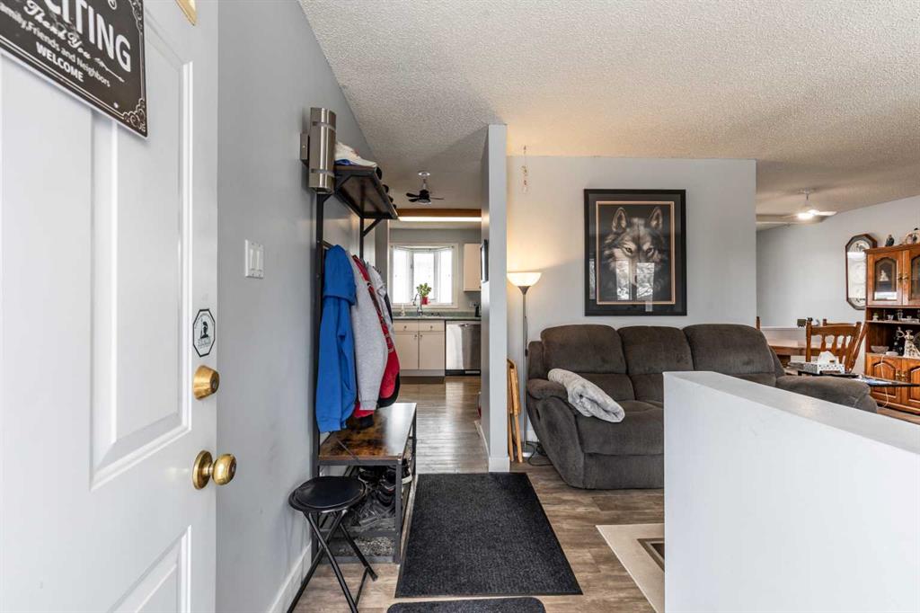 Third View of 2405 16 Avenue SE, Crestwood-Norwood, Medicine Hat, Alberta, T1A 3T5