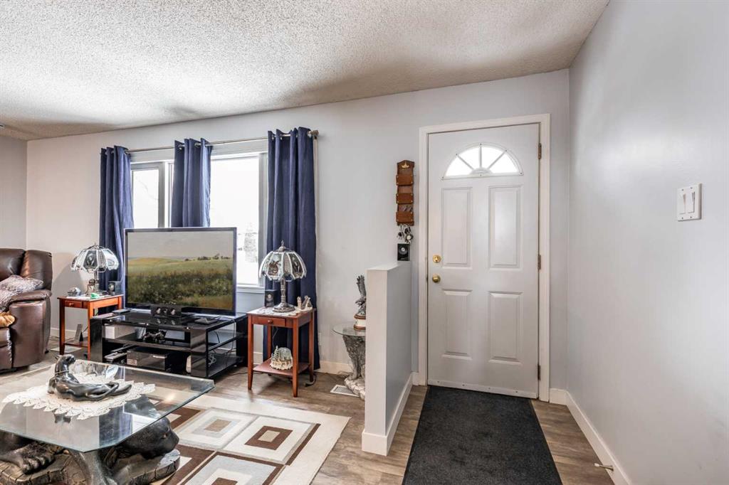 Fourth View of 2405 16 Avenue SE, Crestwood-Norwood, Medicine Hat, Alberta, T1A 3T5