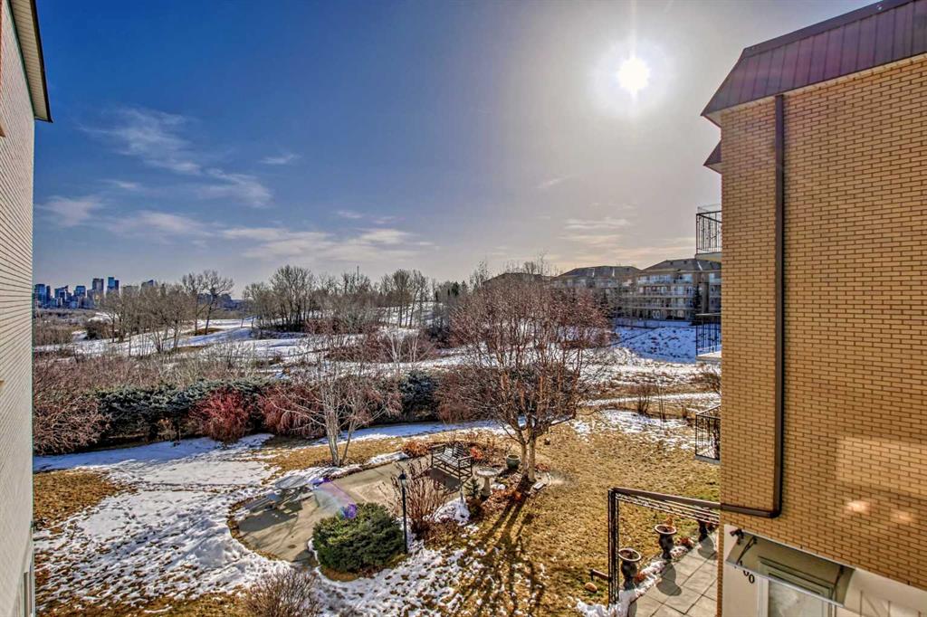 Third View of 202, 520 Cedar Crescent SW, Spruce Cliff, Calgary, Alberta, T3C 2Y8