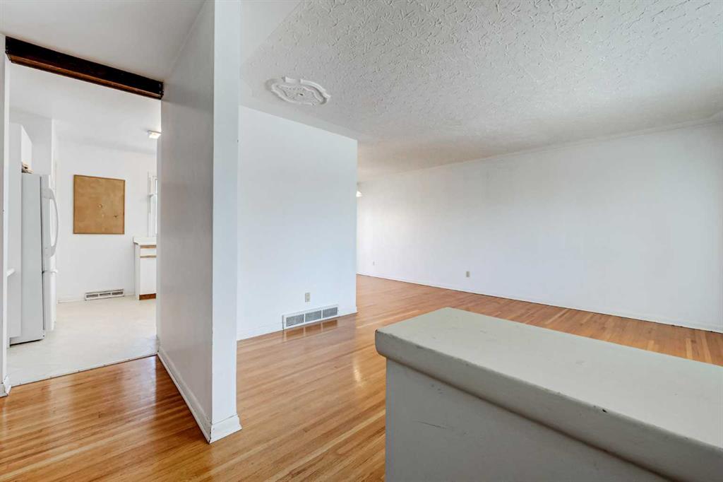 Fourth View of 48 Westover Drive SW, Westgate, Calgary, Alberta, T3C 2S4