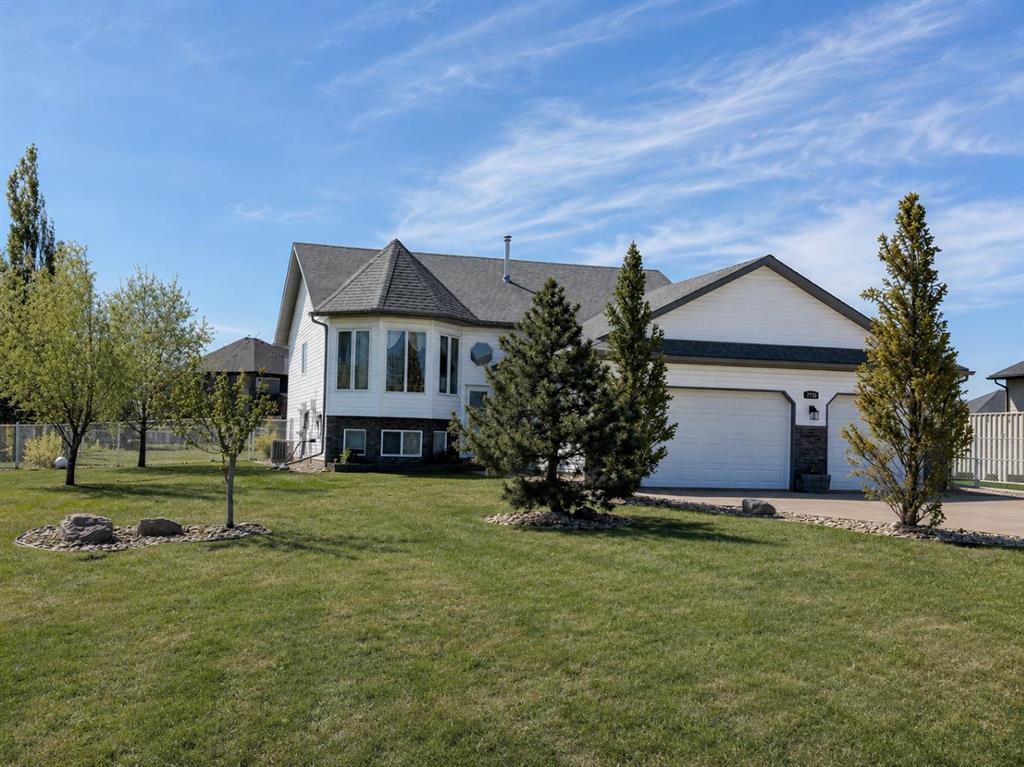 7733 Abbey Lane , A2303464, Alberta,