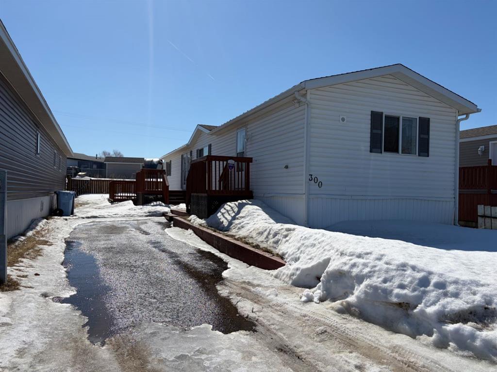 300 Grandview Crescent , A2303527, Alberta,