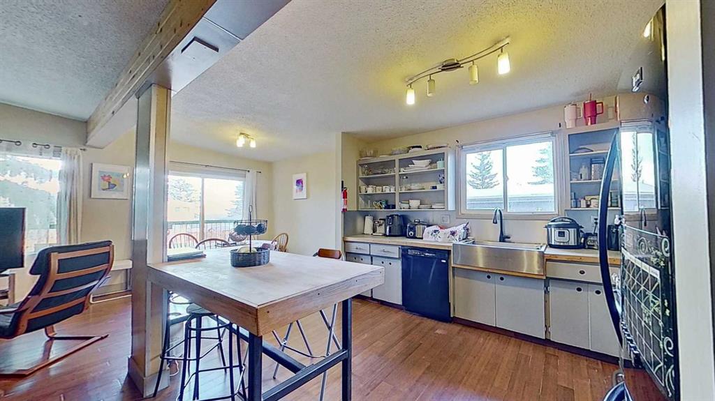 Third View of 11723 Canfield Road SW, Canyon Meadows, Calgary, Alberta, T2W 1J6