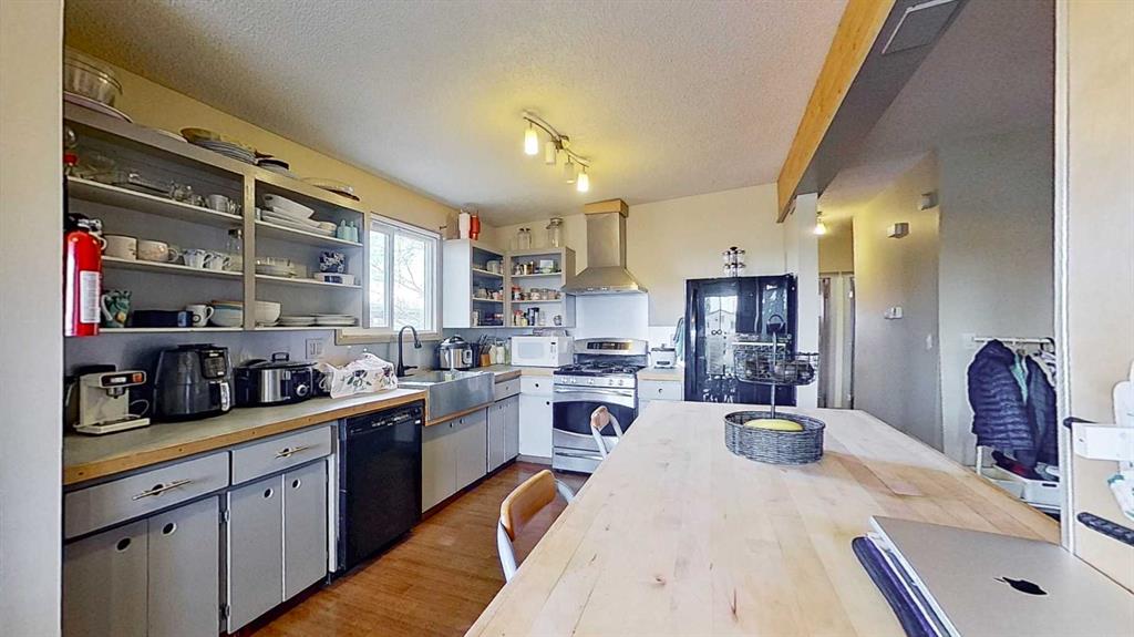 Fifth View of 11723 Canfield Road SW, Canyon Meadows, Calgary, Alberta, T2W 1J6