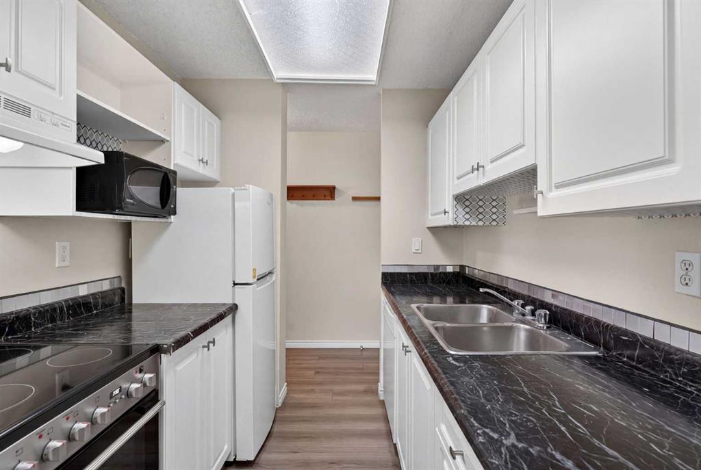 Fourth View of 83E, 231 Heritage Drive SE, Acadia, Calgary, Alberta, T2H 1N1