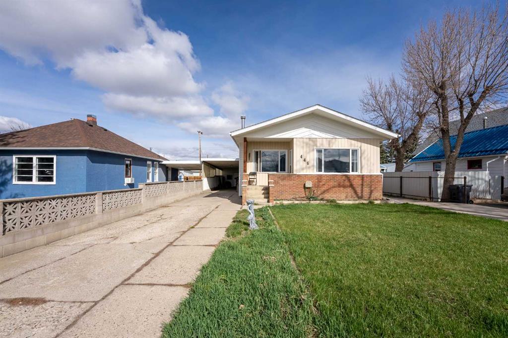 446 Crescent Avenue , A2303792, Alberta,
