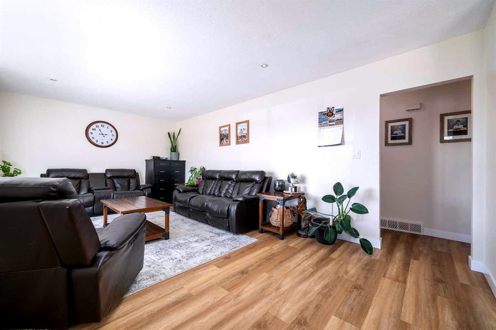 Fifth View of 4821 56 Avenue , NONE, Taber, Alberta, T1G 1E4