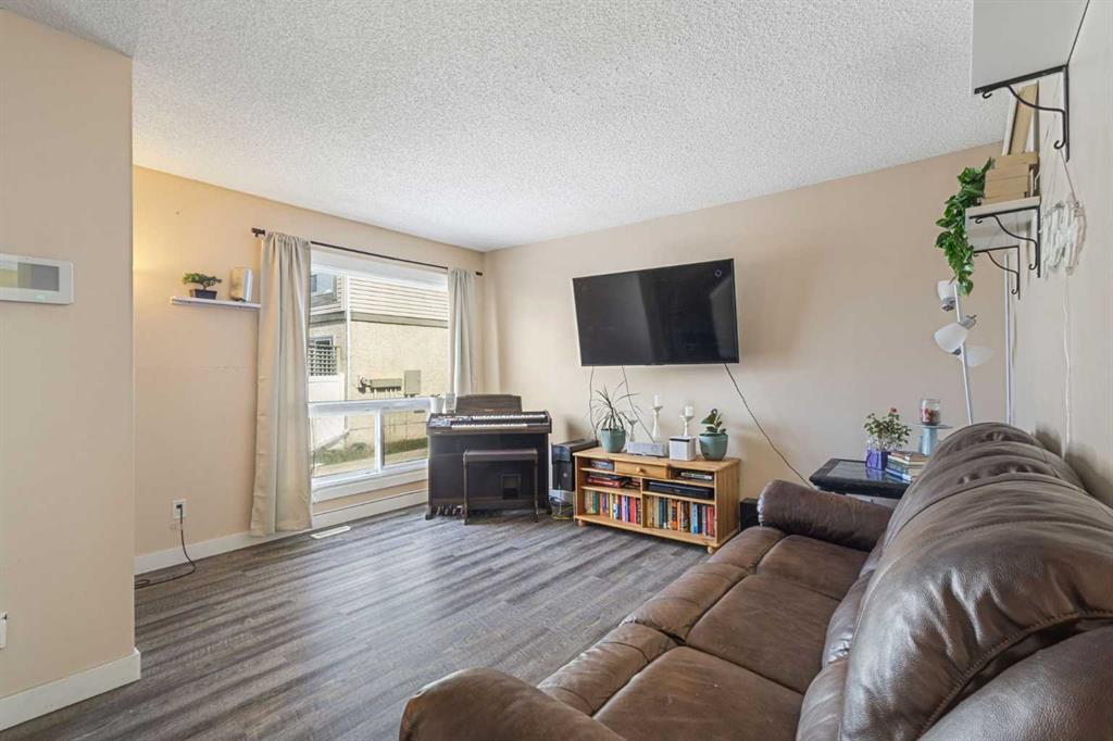 Fifth View of 104 Deer Ridge Lane SE, Deer Ridge, Calgary, Alberta, T2J6N4