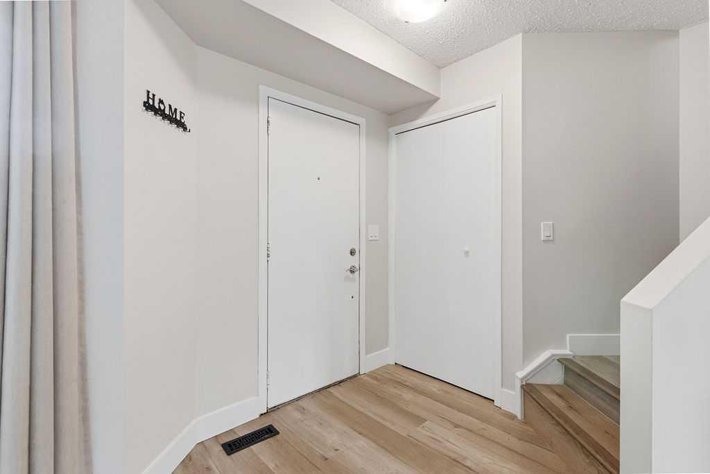 Fourth View of 102, 123 Queensland Drive SE, Queensland, Calgary, Alberta, T2J 5J4