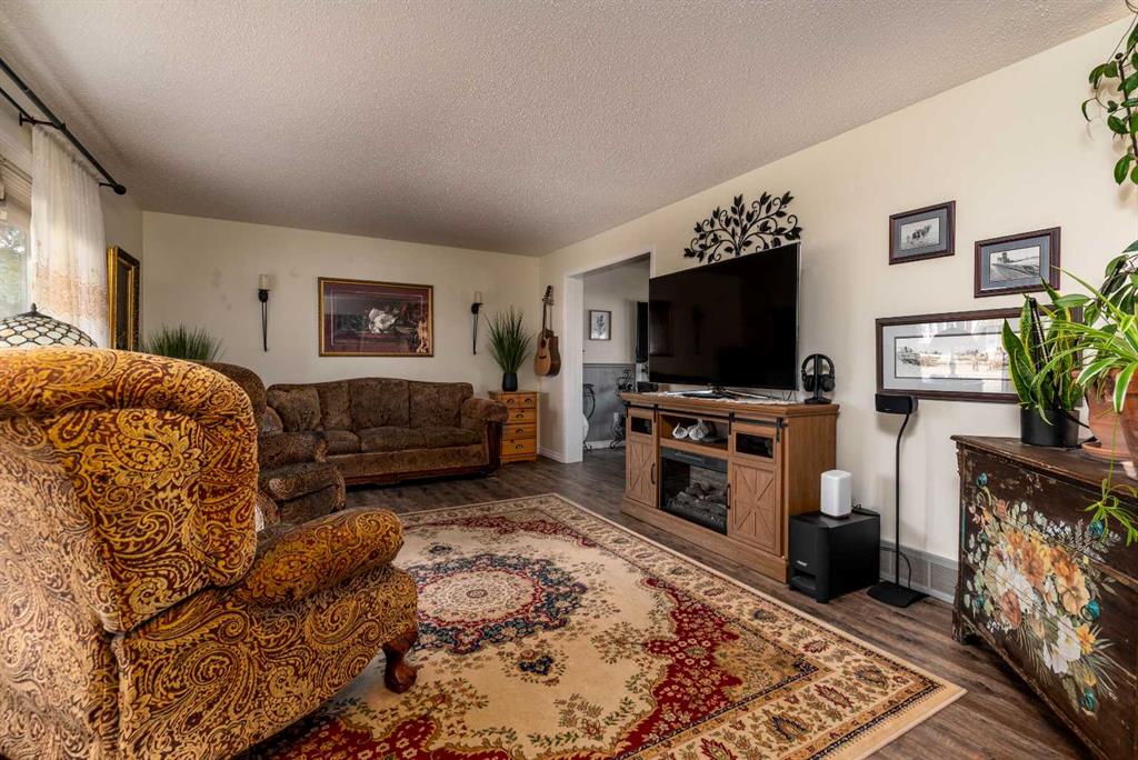 Fifth View of 5306 37 Street , Southridge, Lloydminster, Alberta, T9V 1T9