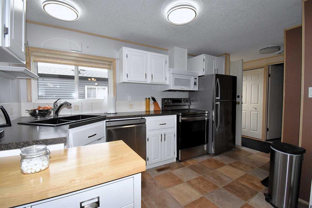 Fifth View of 218 Skogg Avenue NW, Hardisty, Hinton, Alberta, T7V 1A6