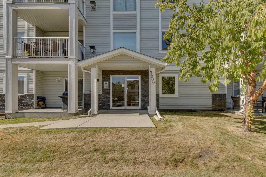 Third View of 301, 7301 Valleyview Park SE, Dover, Calgary, Alberta, T2B 3R6