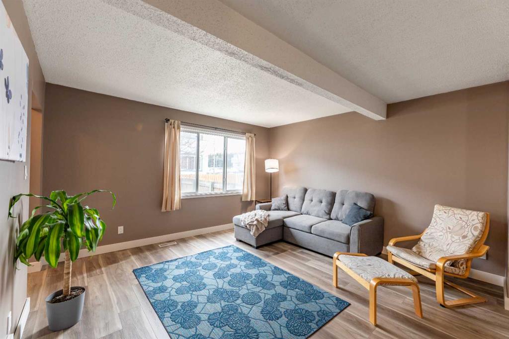 Third View of 8, 110 Tamarack Avenue , Hardisty, Hinton, Alberta, T7V 1C5