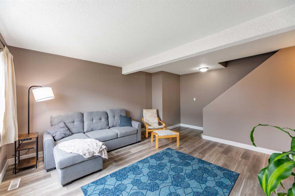 Fourth View of 8, 110 Tamarack Avenue , Hardisty, Hinton, Alberta, T7V 1C5