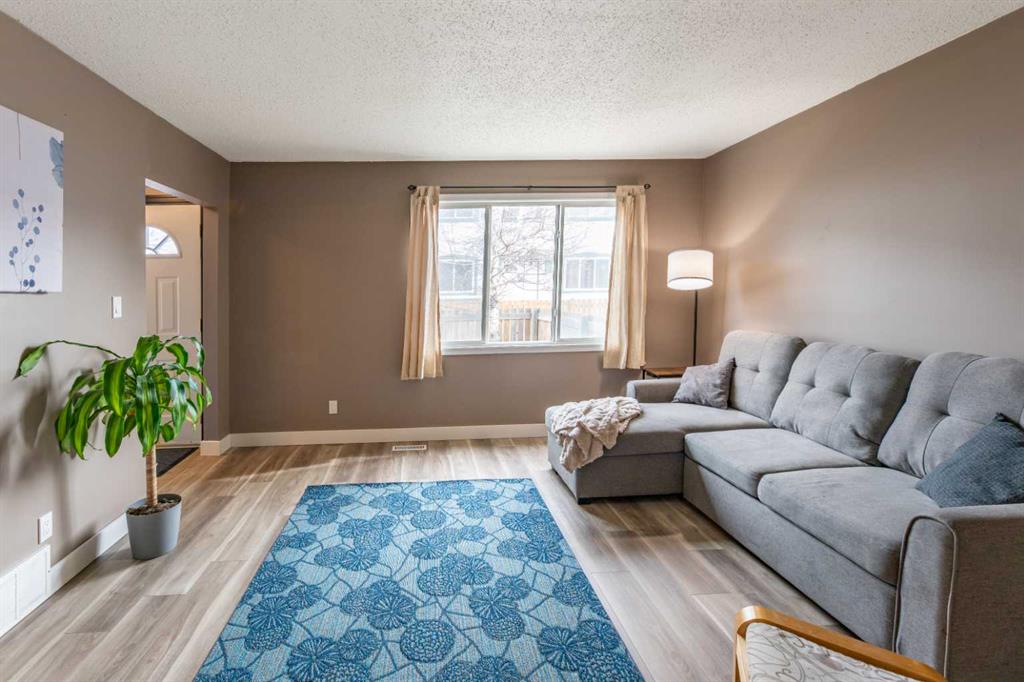 Fifth View of 8, 110 Tamarack Avenue , Hardisty, Hinton, Alberta, T7V 1C5