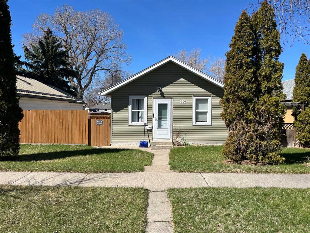 132 20 Street N, A2303987, Alberta,