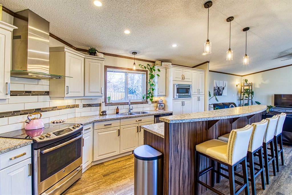 Third View of 1004 6th Avenue , N/A, Beaverlodge, Alberta, T0H 0C0