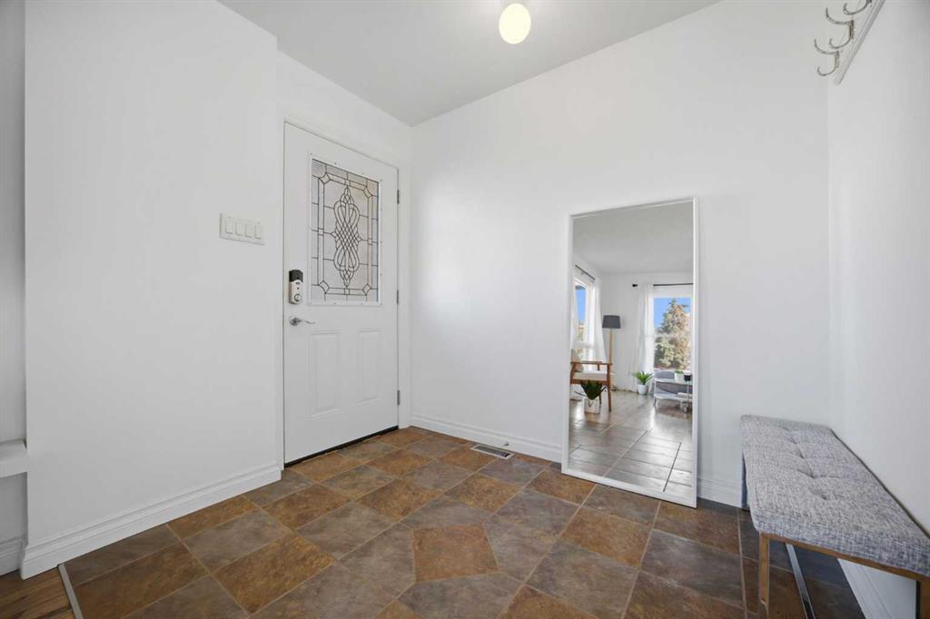 Fifth View of 221 Deerpoint Lane SE, Deer Ridge, Calgary, Alberta, T2J6M6