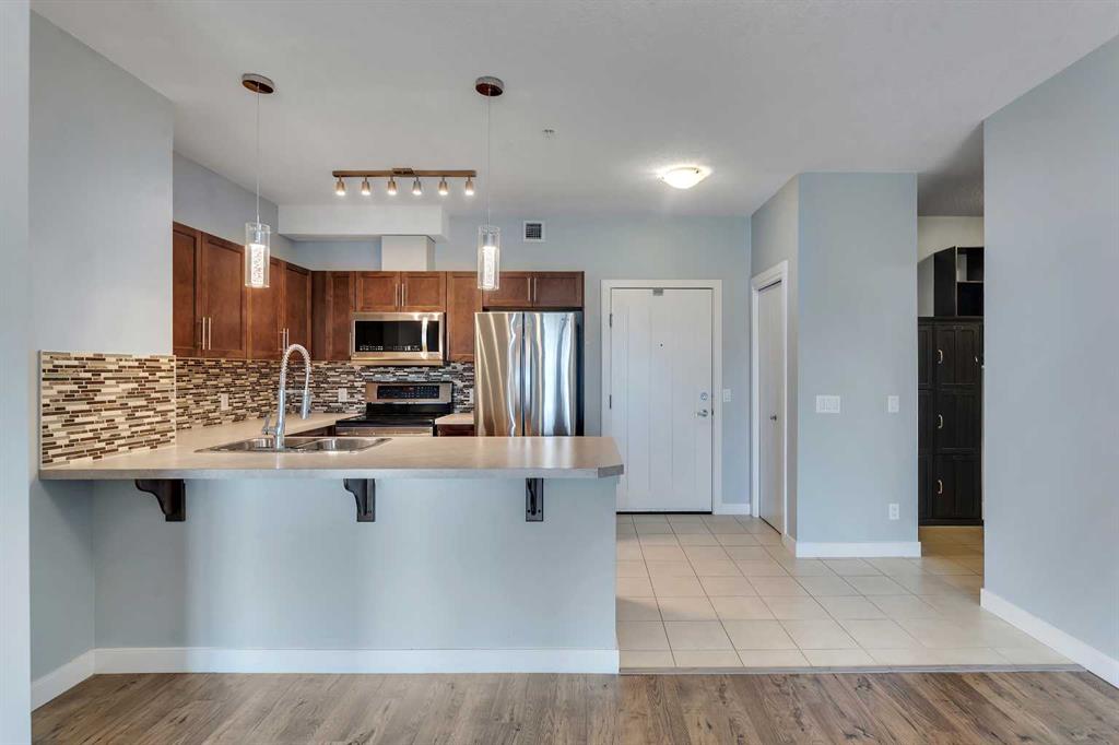 2220, 604 East Lake Boulevard , A2304127, Alberta,