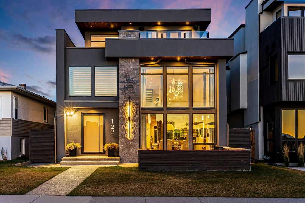 Third View of 122 13 Street NE, Renfrew, Calgary, Alberta, T2E 4S1