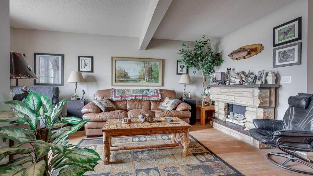 Fourth View of 10 Douglas Avenue , Deer Park Estates, Red Deer, Alberta, T4R2L4