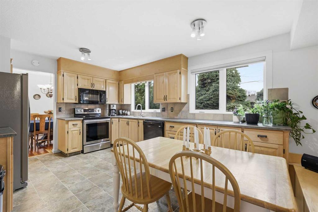 Fifth View of 820 Parkwood Drive SE, Parkland, Calgary, Alberta, T2J 3W7