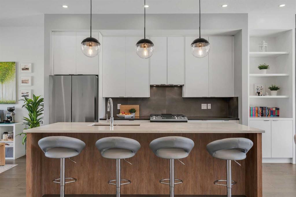 Third View of 947 31 Avenue NW, Cambrian Heights, Calgary, Alberta, T2K0A6