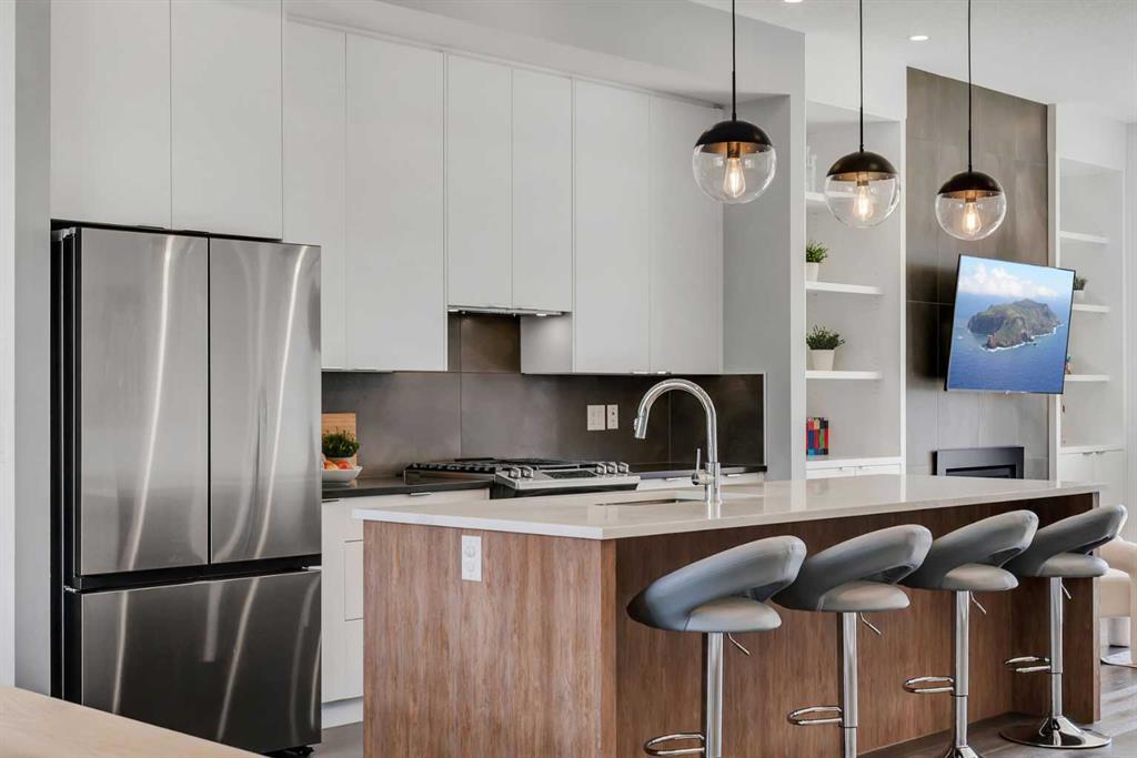 Fourth View of 947 31 Avenue NW, Cambrian Heights, Calgary, Alberta, T2K0A6