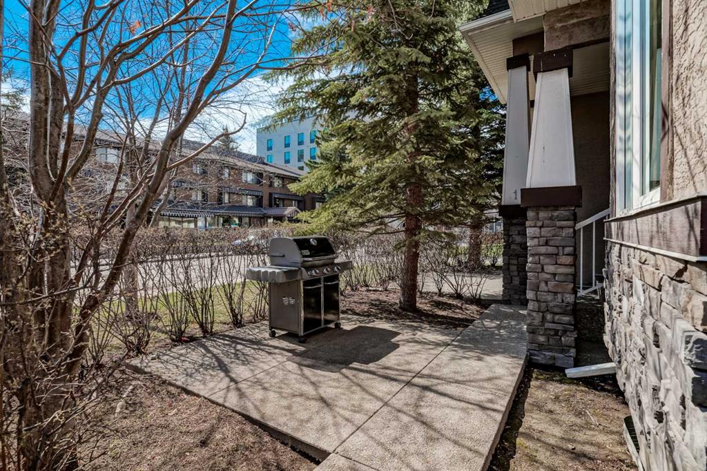 Fourth View of 1, 523 34 Street NW, Parkdale, Calgary, Alberta, T2N 2X8
