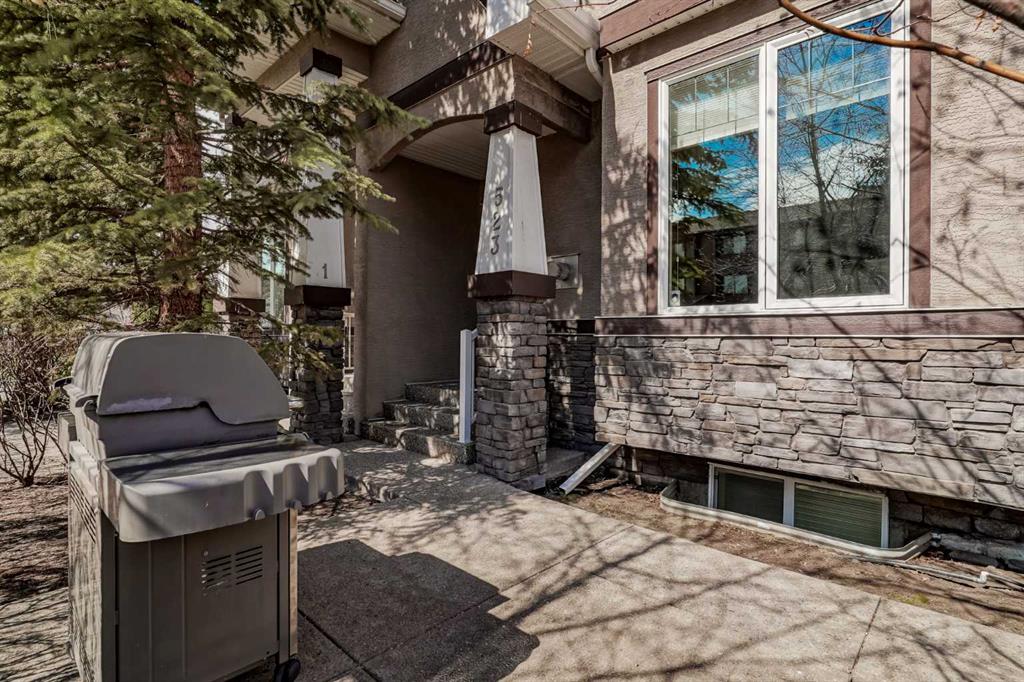 Fifth View of 1, 523 34 Street NW, Parkdale, Calgary, Alberta, T2N 2X8