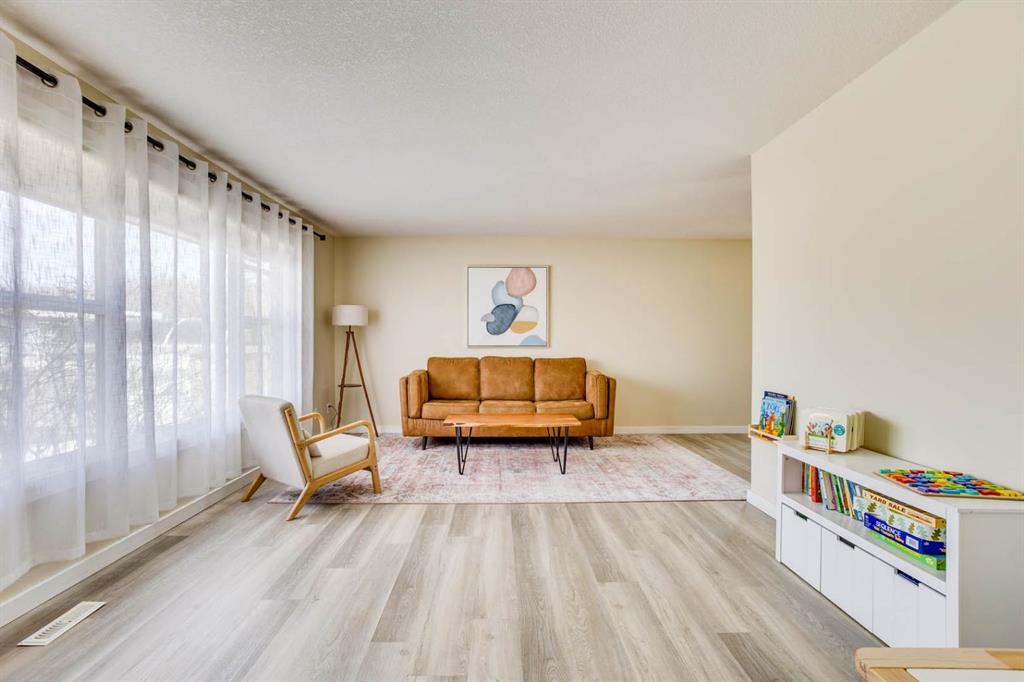 Fifth View of 216 Cardinal Drive , Thickwood, Fort McMurray, Alberta, T9K 1H6