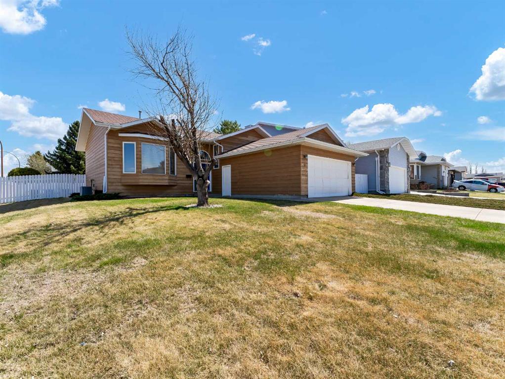 Third View of 51 Smeaton Avenue SE, SE Southridge, Medicine Hat, Alberta, T1B 3Y8