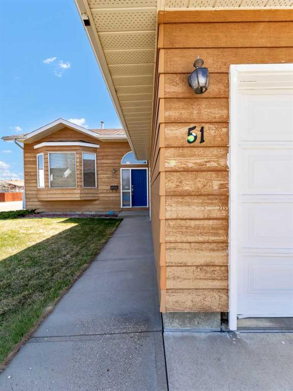 Fifth View of 51 Smeaton Avenue SE, SE Southridge, Medicine Hat, Alberta, T1B 3Y8