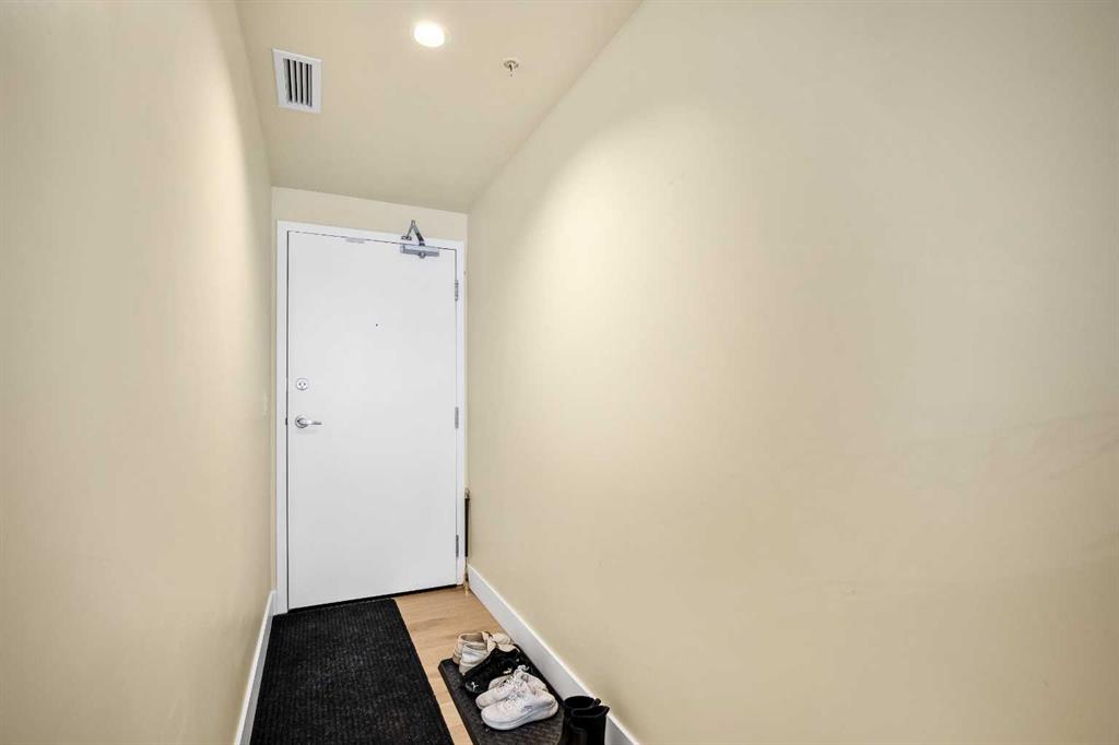 Third View of 402, 3830 Brentwood Road NW, Brentwood, Calgary, Alberta, T2L 2T9