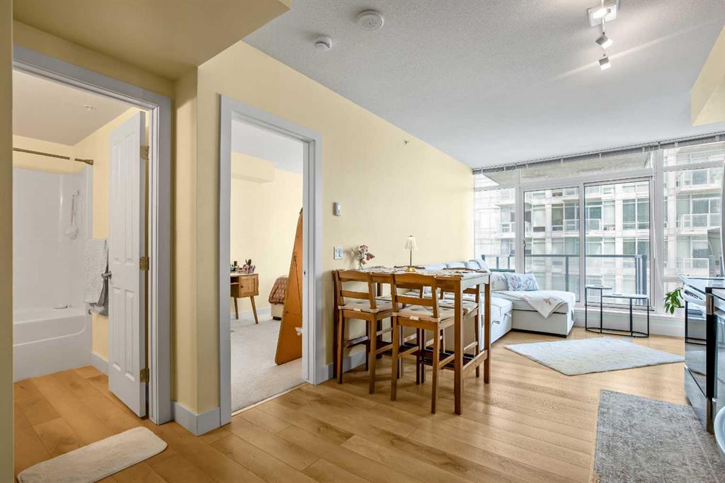 Fifth View of 402, 3830 Brentwood Road NW, Brentwood, Calgary, Alberta, T2L 2T9