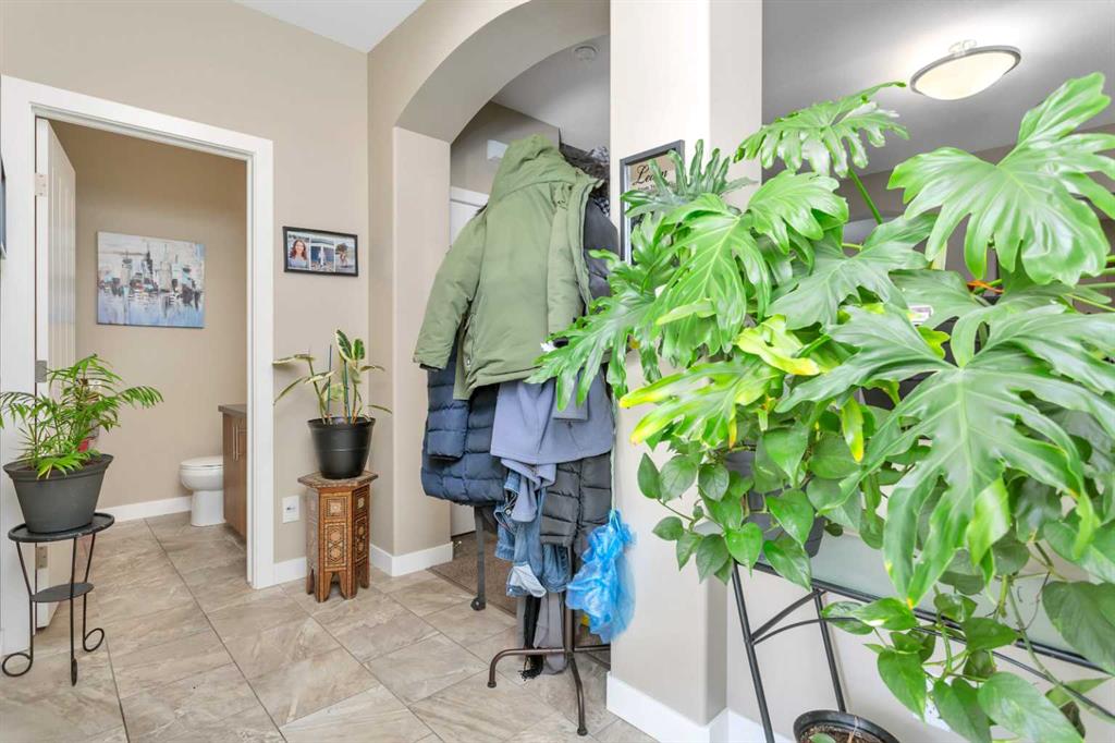 Fifth View of 17 Crestview Boulevard , Crestview, Sylvan Lake, Alberta, T4S 0N4