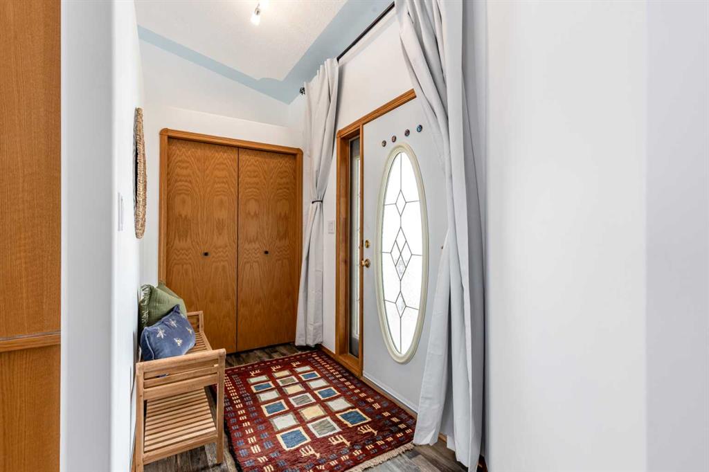 Fifth View of 632 Hemingway Crescent NE, Northeast Crescent Heights, Medicine Hat, Alberta, T1C1X5